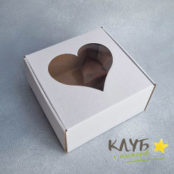 Коробка для торта с окном сердце (гофрокартон) 20х20х10 см